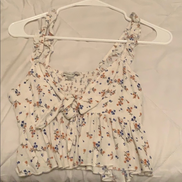 Bundle of 3 crop tops - Picture 2 of 3